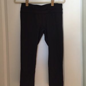 Lululemon run inspire crops