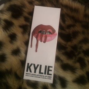 Kylie lip kit dolce k