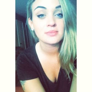 Meet your Posher, Maura