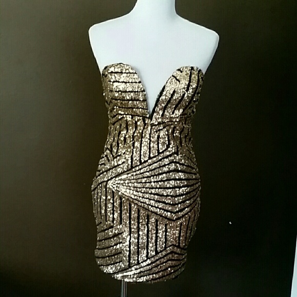 Jaybela Sequined Geometric Plunge Dress