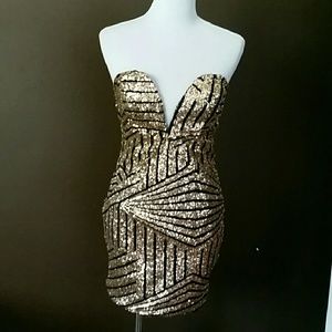 Jaybela Sequined Geometric Plunge Dress