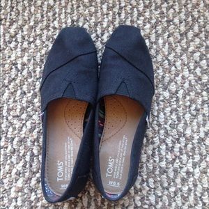 Toms black canvas classic flat