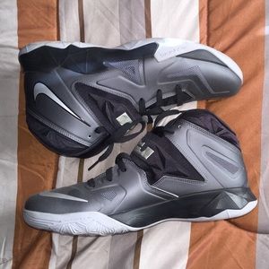 Nike Zoom Soldier VII