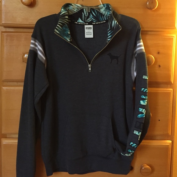 PINK Victoria's Secret Sweaters - VS PINK Limited Edition BF Half-zip✨
