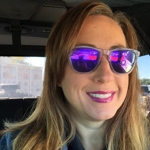 Meet your Posher, Angela