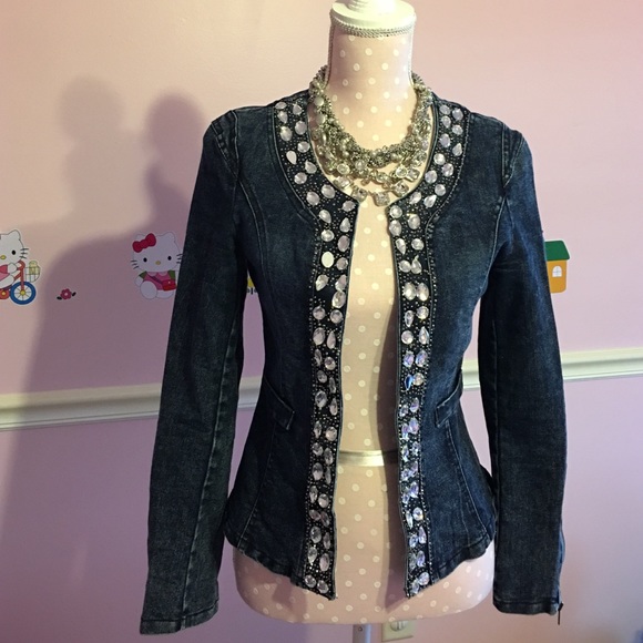 Jean jacket with rhinestone