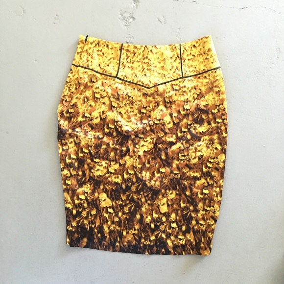 Marciano satin gold printed skirt body on - Picture 3 of 4