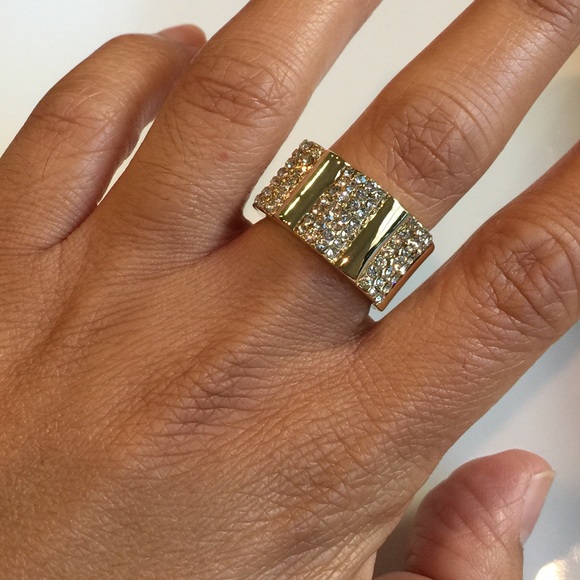 💍Beautiful Statement Ring💍 - Picture 3 of 3