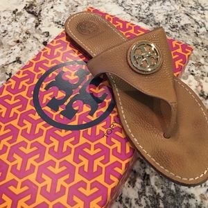 Tory Burch Selma Flat Thong in Sand color