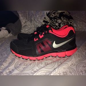 Nike Dual Fusion ST2
