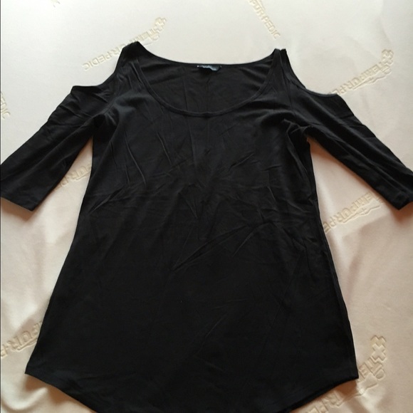 Open shoulder shirt RESERVED!