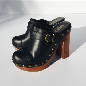 Jeffrey Campbell black woodies clogs