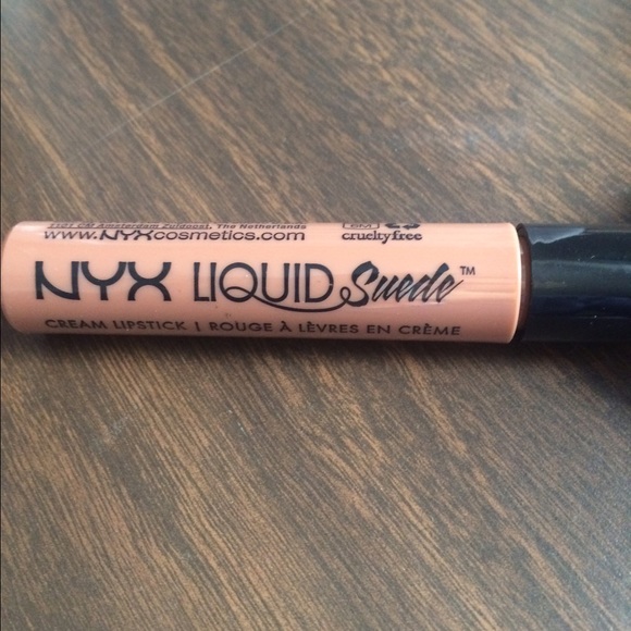NYX Liquid Suede Cream Lipstick in Sandstorm
