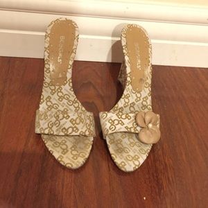 4" wedge strapless sandals