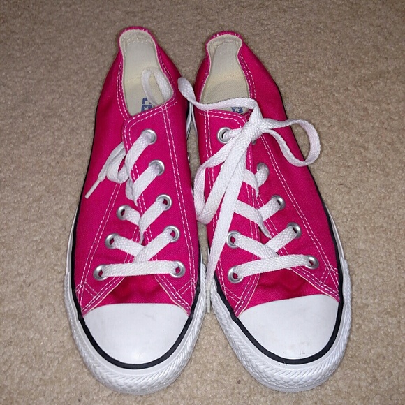 Pink converse, size 6 in womans