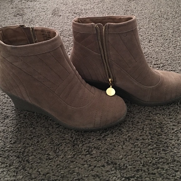 AJ Valenci boots