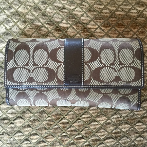 GUC authentic coach wallet in signature brown