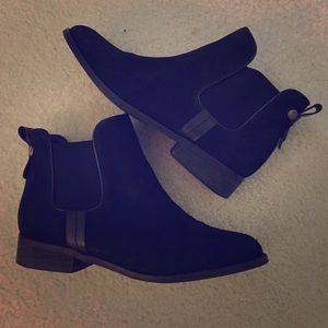 Steve Madden Chelsea boots size 9