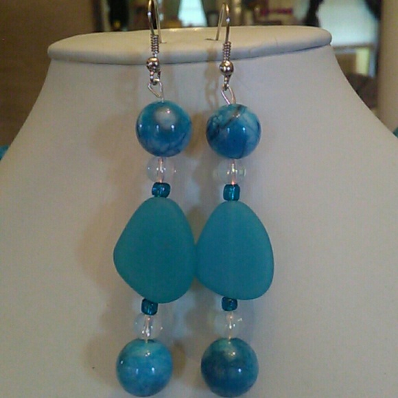 Peel and iridescent necklace and matching earrings - Picture 4 of 4