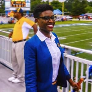 Meet your Posher, Candacy