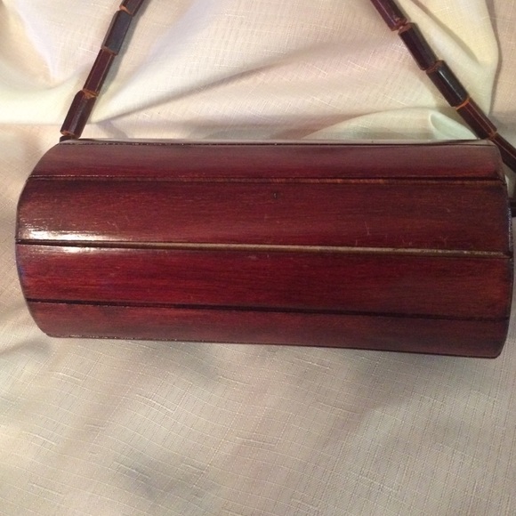 No name teardrop shaped wooden purse - Picture 3 of 4