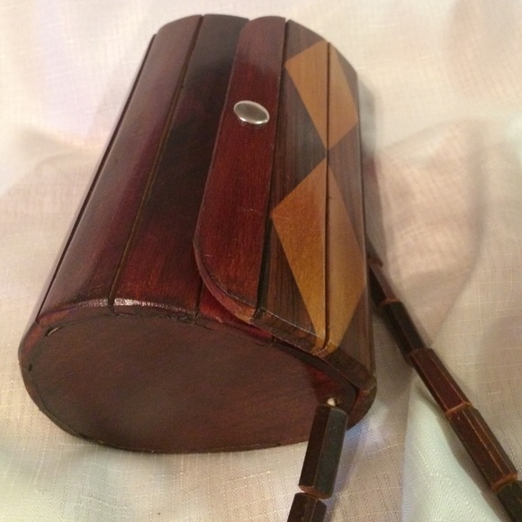 No name teardrop shaped wooden purse - Picture 4 of 4