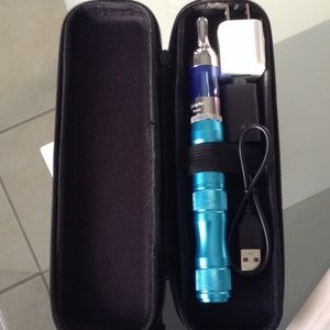 V pen kit comes with 3 juices