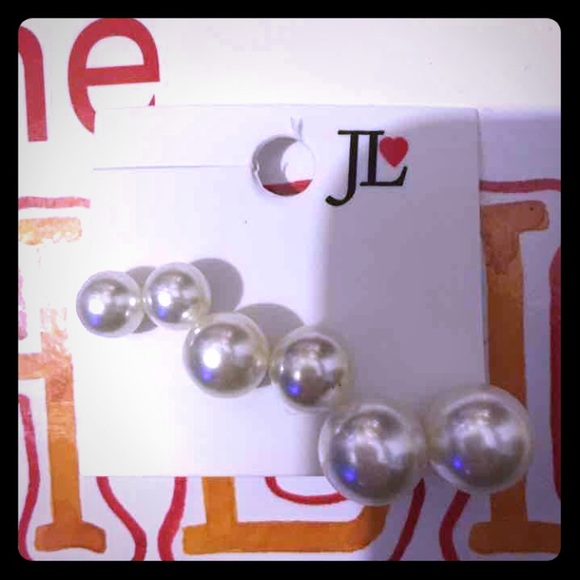 3 sets of pearl studs