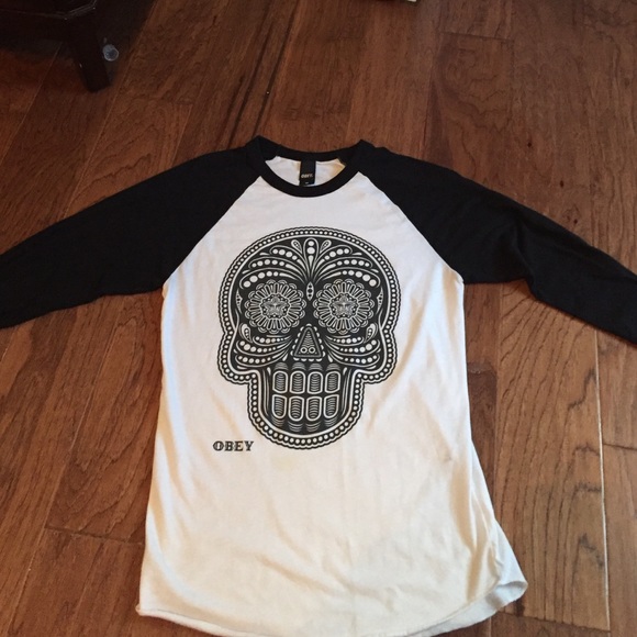 Obey Quarter sleeve T shirt