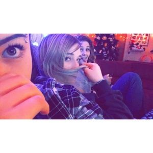 Meet your Posher, Kayla