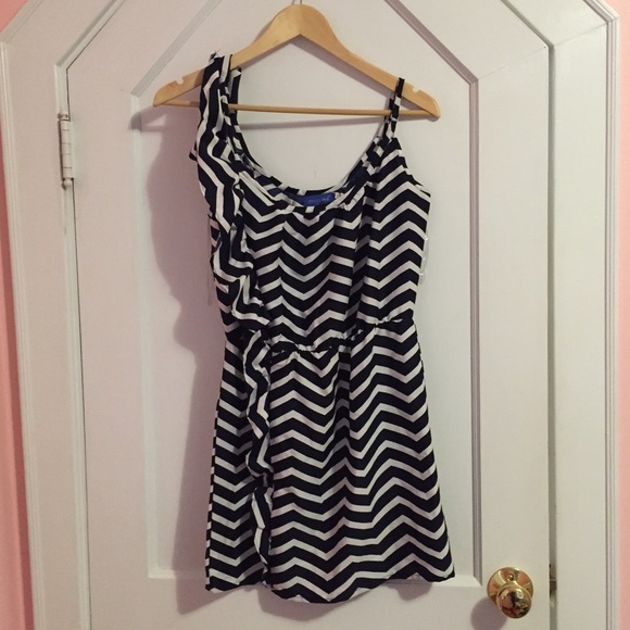 Chevron Ruffle Dress - Black and White