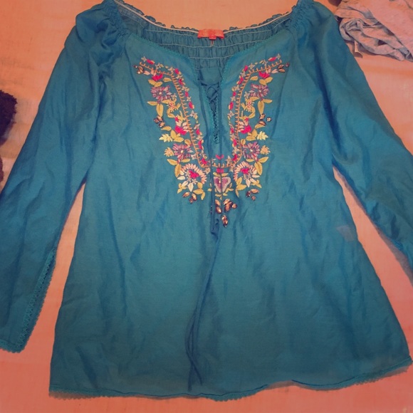 Sweet off the shoulder turquoise HaleBob tunic