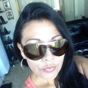 Meet your Posher, Ana