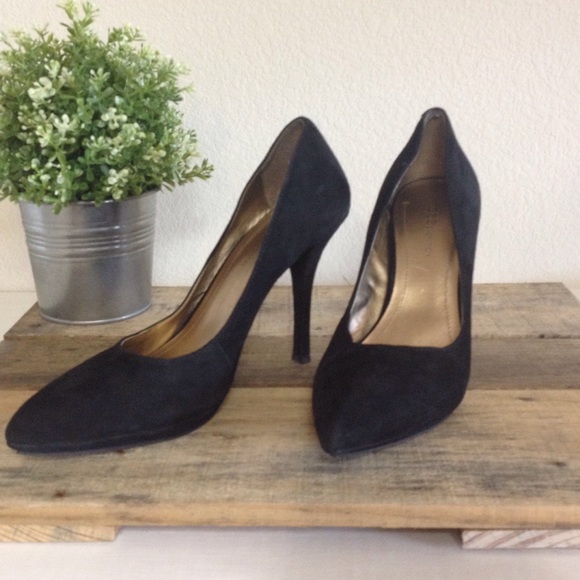 ⛔️SOLD⛔️BCBG Black Suede Pumps - Picture 3 of 3
