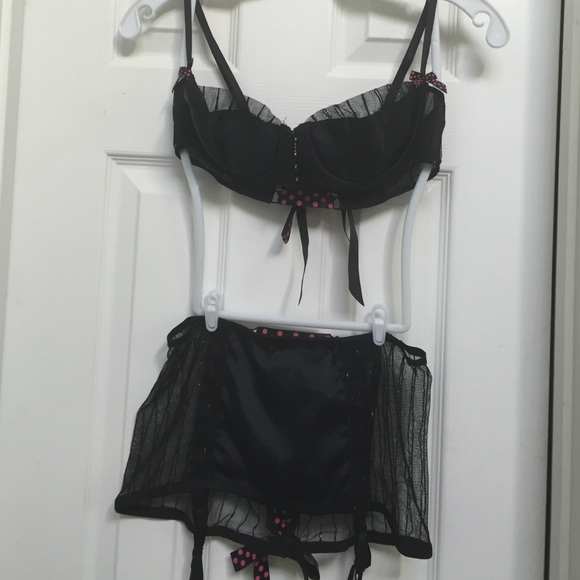 Victoria's Secret lingerie set 34b, xs-s