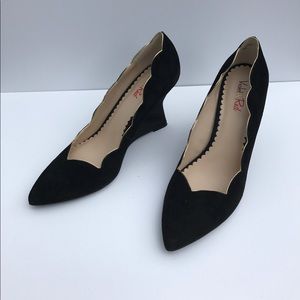 NWOT Black & Gold Platform Heels