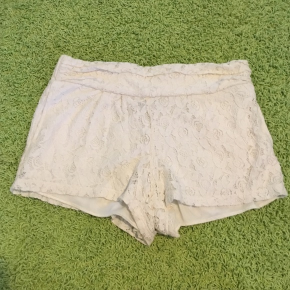 White shorts w design