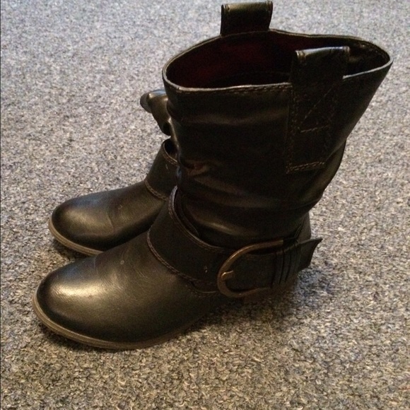 Black boots