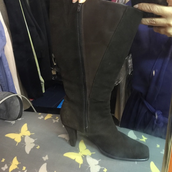 Brown 8.5 W boots