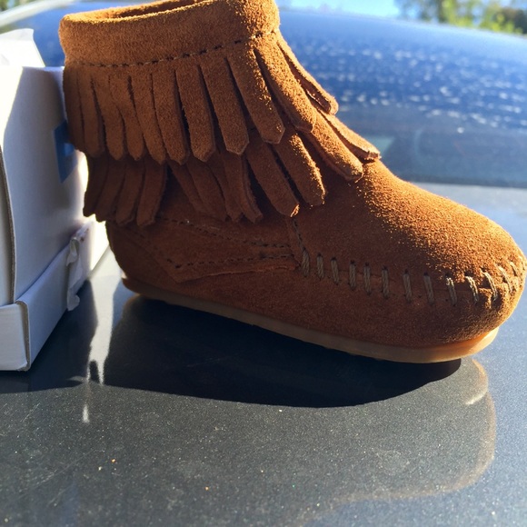 Minnetonka baby size 2 new never worn
