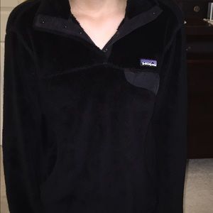 Woman's snap t black Patagonia pullover