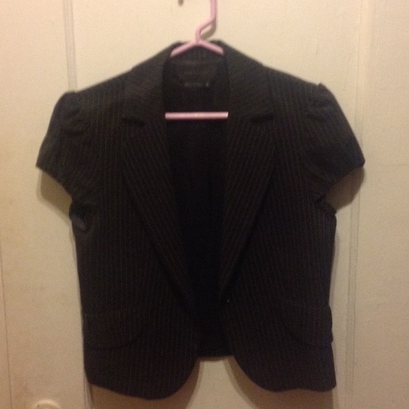 Bcbg cropped short sleeve suit coat