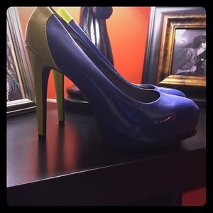 Vera Wang brand new never worn heels