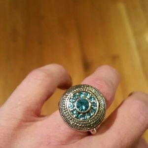 TURQUOISE stretch ring.
