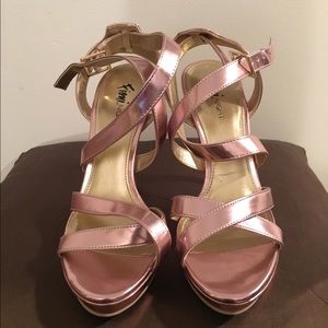 Pink heels (NWOT)