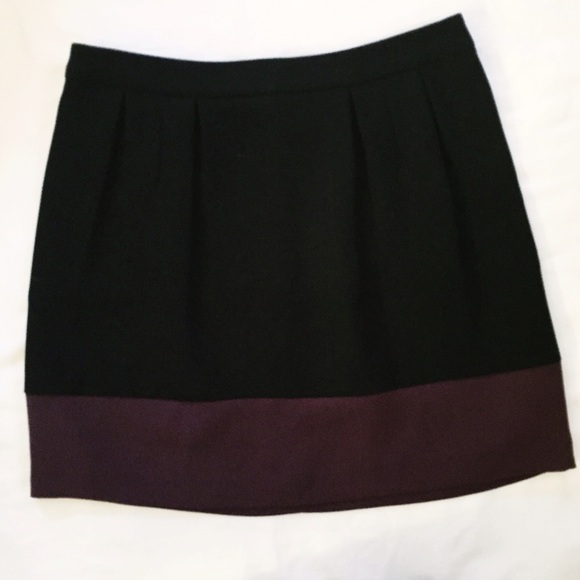 🎀HP🎀 NWOT black and purple/plum colorblock skirt - Picture 2 of 4