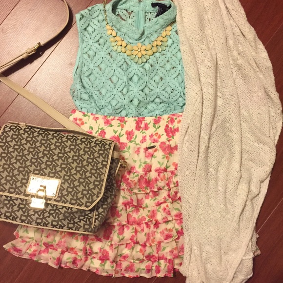 Hollister Skirt - Picture 3 of 3