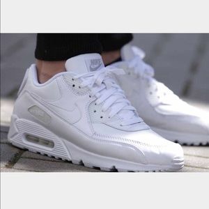 Nike BRAND NEW SHOES. LOVE NIKE AIRMAX!