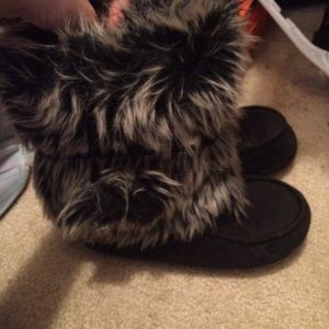 Fur boots