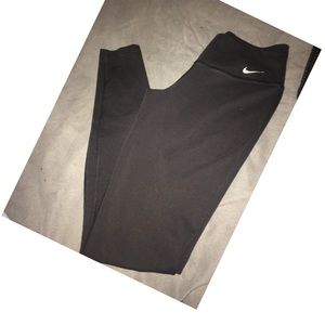Black Nike leggings